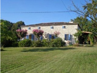 Renovated Stone House With 5 Bedrooms..