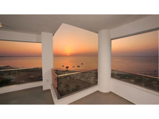 Larnaka Sea Front 3 Bed, 3 Bath..