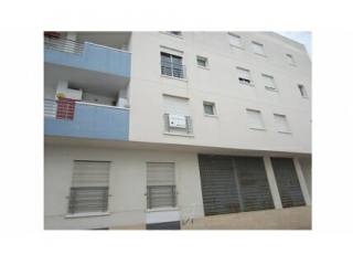 * 3 BED APARTMENT