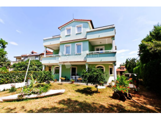 Kvalitetna nekretnina za investiciju (11 apartmana)