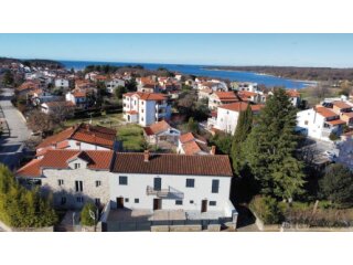 Istra, Funtana - kuća s 3 apartmana 500m do plaže