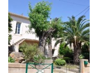 Spacieuse maison a renover avec 3..