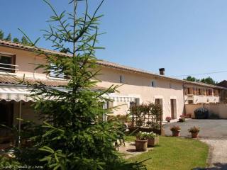 4 bed house with 3 gites, pool and 2.5..