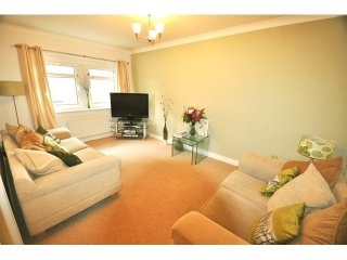 2 Redwood Court Campbell Street..