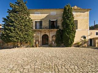 Grand manor residence with antique oil..