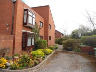 1 bedroom Flat to rent in Wirral