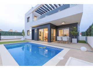 3 Bedrooms - Villa - Alicante - For Sale