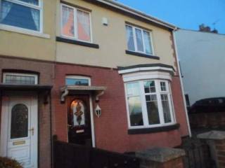 3 bedroom, Semi-detached House house..