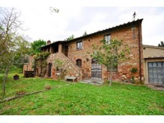 Large Farmhouse With 3 Units + Annexes