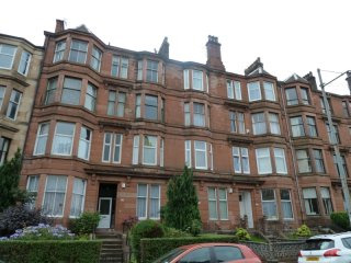 3/2 126 Dixon Ave, Govanhill, Glasgow..