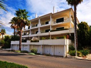 Immaculately Presented 2 Bedroom..