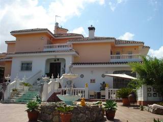 5 Bedrooms - Villa - Malaga - For Sale