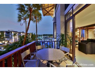 Stylish 3-Bedroom Marina Apartment -..