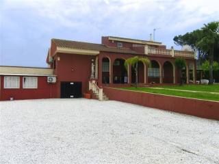 Villa - A very spacious property on a..