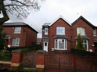 *** Spacious Very Well Presented 3 Bed..