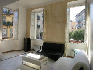 Perfect location: good holiday let..