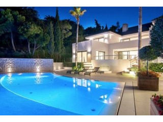 Stunning Contemporary Villa with Sea..