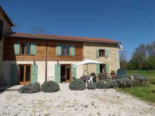 Converted Farmhouse With Guest Studio