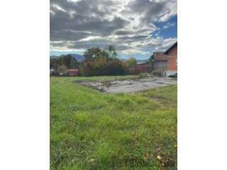 PRODAJE SE GRAĐEVINSKO ZEMLJIŠTE U GOSPIĆ 350 m2