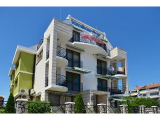 Spacious apartment at the beach in Ravda