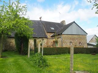 3 Bed House with Outbuilding and Land