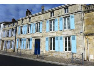Mansion - Tonnay Charente - District :..