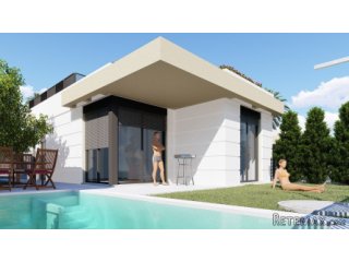 Este bungalow es de una planta, 2 dormitorios y 2 baños...