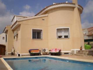 5 bedroom 3 bathroom detached villa..
