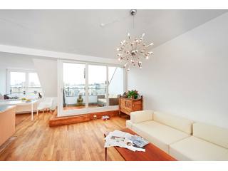 Attic jewel next to Helmholtzplatz in..