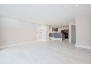Flat B, Lyndhurst Lodge