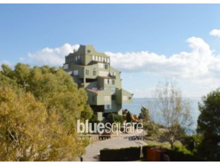 Renovated 3 bedroom apartment with sea..