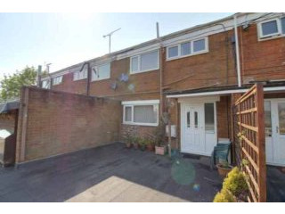 3 bedroom, Flat house for sale