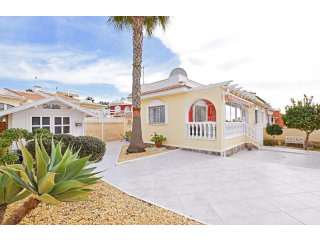 2 Bedrooms - Villa - Alicante - For Sale