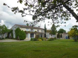 4 bedroom Character For Sale: 17600..