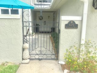 4 bedroom Detached House For Sale: 675..