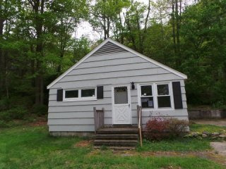 18 Lake Dr Sandy Hook, CT, 06482..