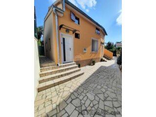 Istra, Pješčana uvala, - kuća s tri apartmana