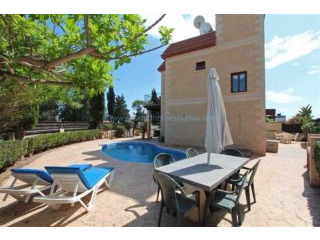 House Detached - For Sale - 3 Bedrooms