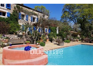 RENOVATED FARMHOUSE IN FAYENCE