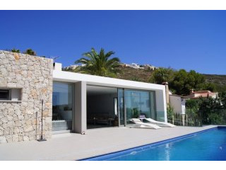 Stunning modern villa with gorgeous sea..