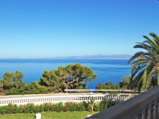 Mediterranean Villa With Stunning Sea..