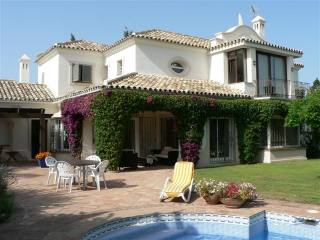 Villa - CASASOLA. Very private villa in..