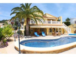 Exclusive modern 5 bedroom villa with..