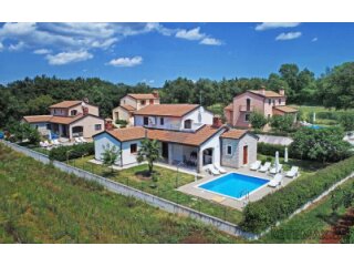 Istra, Poreč okolica - Samostojeća kuća s bazenom