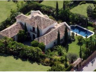 Villa for sale in El Paraiso Alto..
