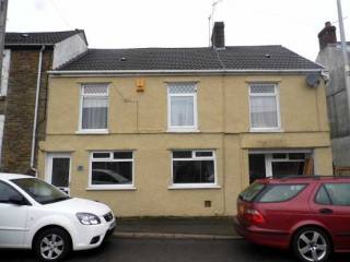4 bedroom, Semi-detached House house..