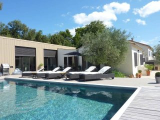 Beautiful Contemporary House With..