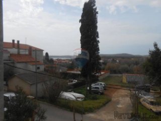 Istra, Medulin, Kuća u nizu na interesantnoj lokaciji