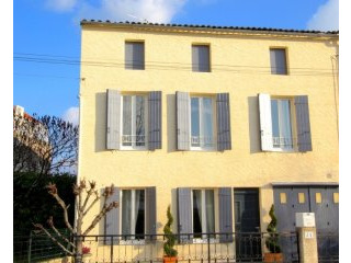 Superb, recently-renovated 4-bed..