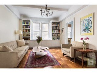 2 bedroom Apartment For Sale: 300..